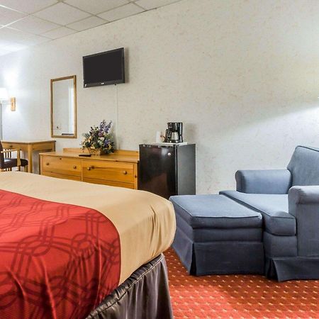 Econo Lodge Stewart International Airport New Windsor Exterior photo