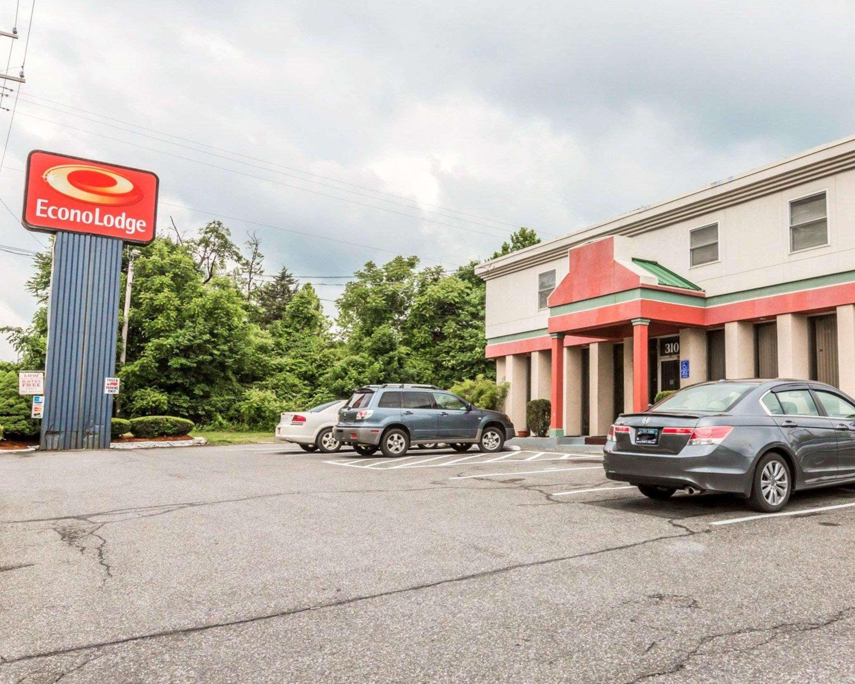 Econo Lodge Stewart International Airport New Windsor Exterior photo